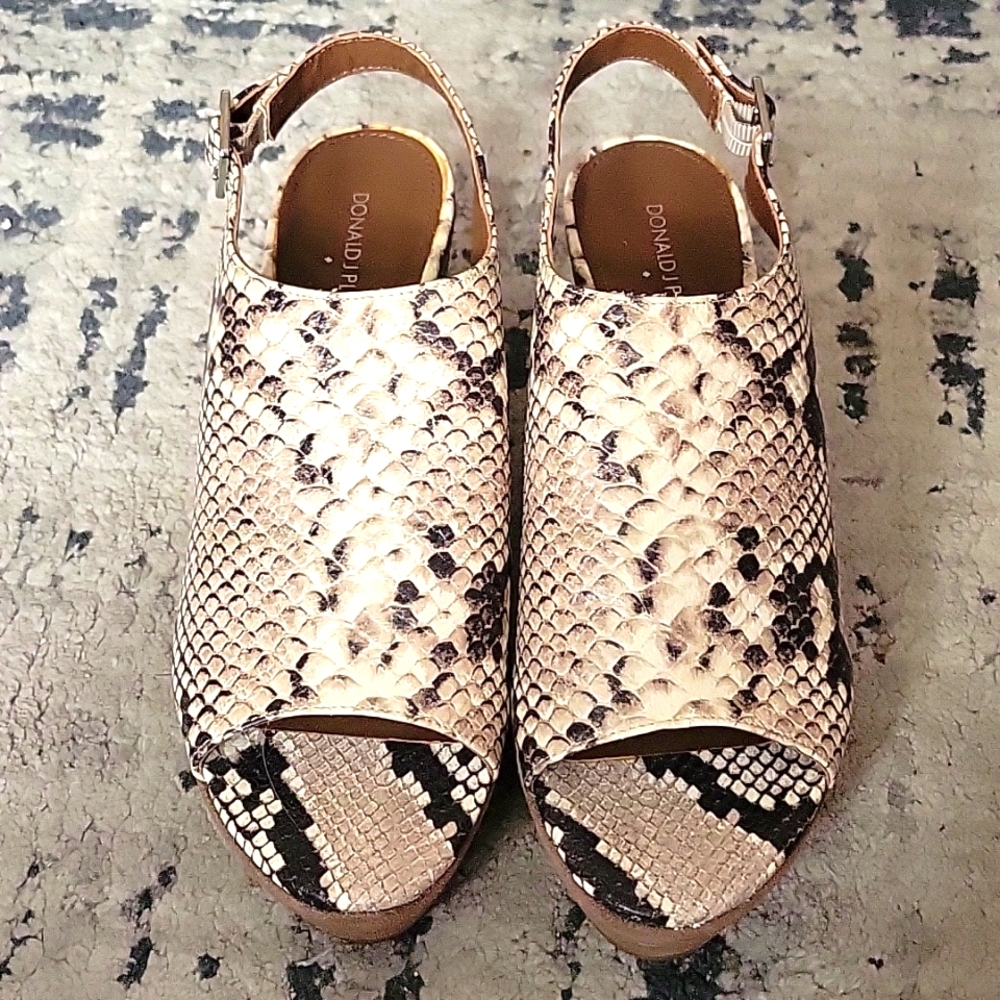 Donald J Pliner Open Toe Wedges